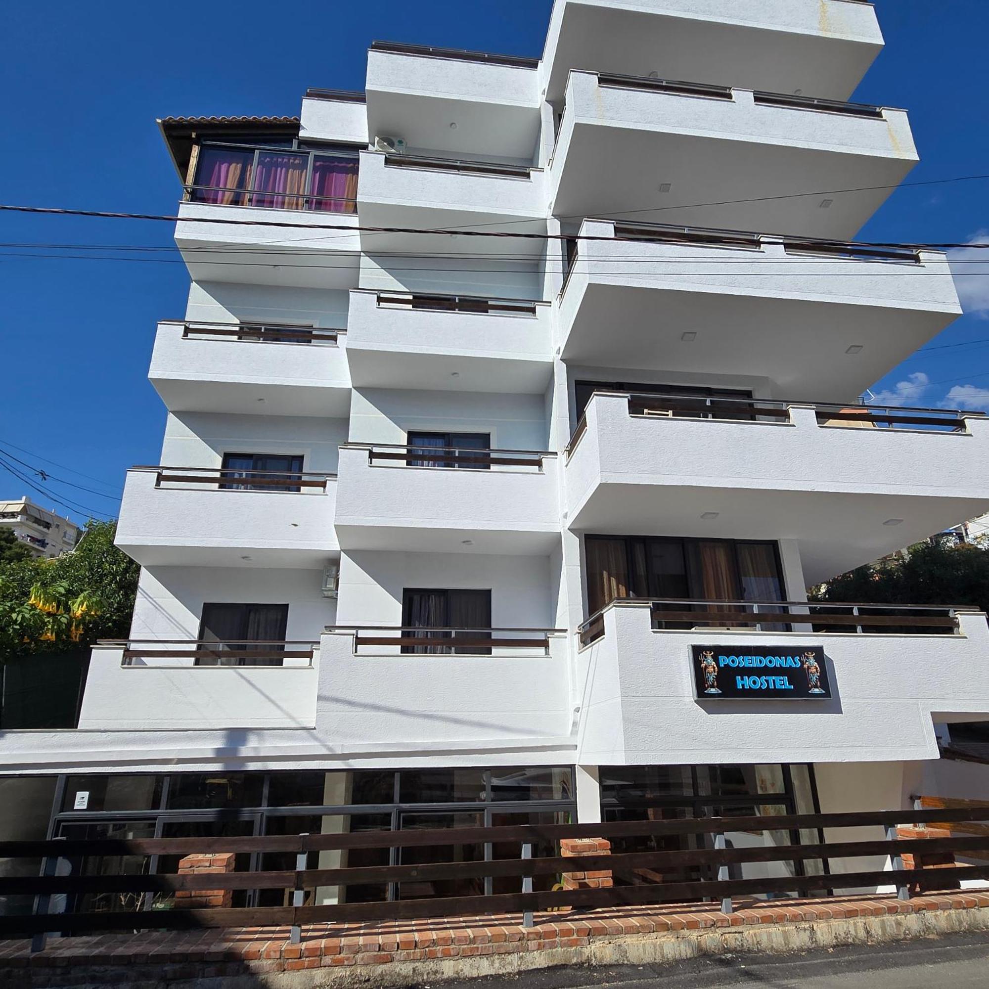 Poseidonas Hostal *